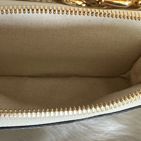 Gucci GG Supreme Flore - Picture 13 of 16